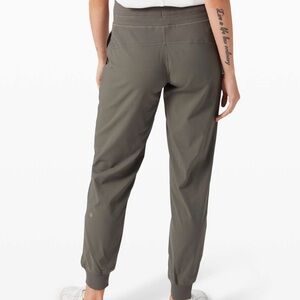 Lululemon Dance Studio Jogger size 4